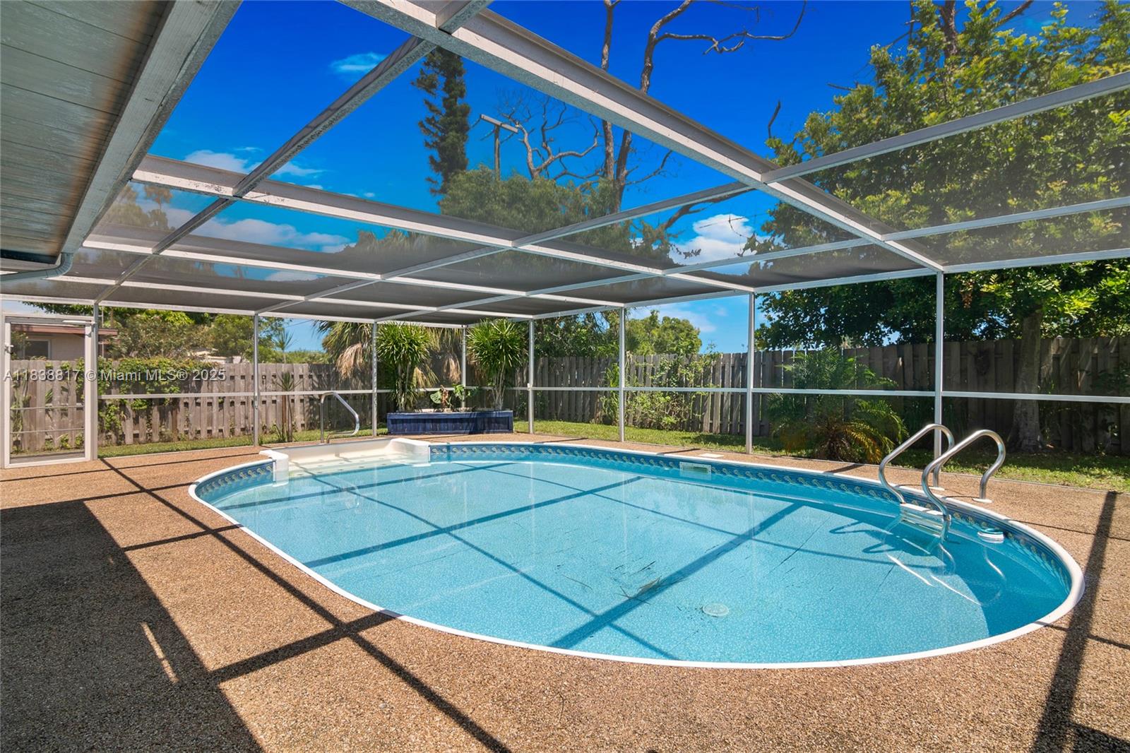 LINDA LOMA - Residential