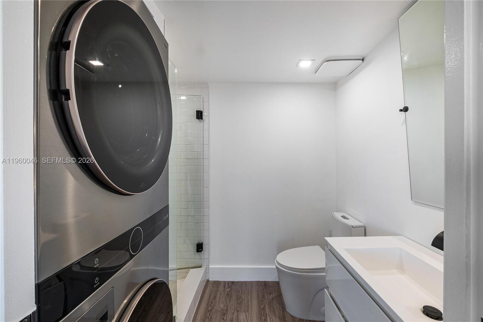 THE TOWERS OF QUAYSIDE CO - Residential