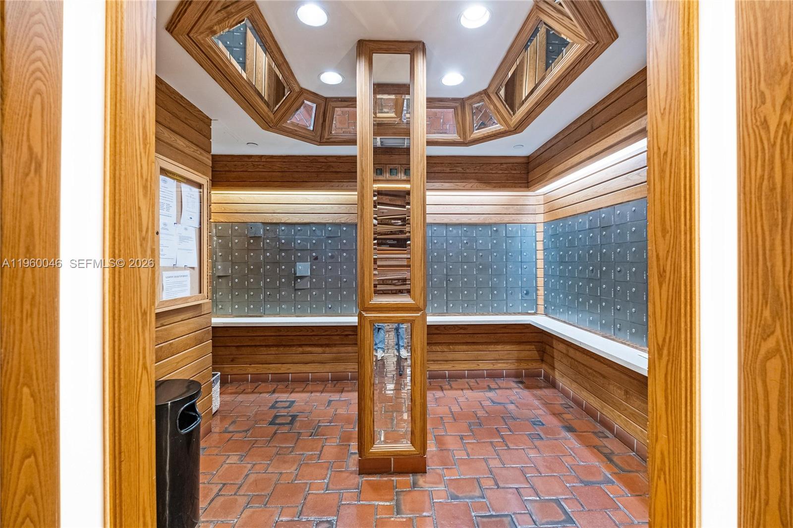 THE TOWERS OF QUAYSIDE CO - Residential