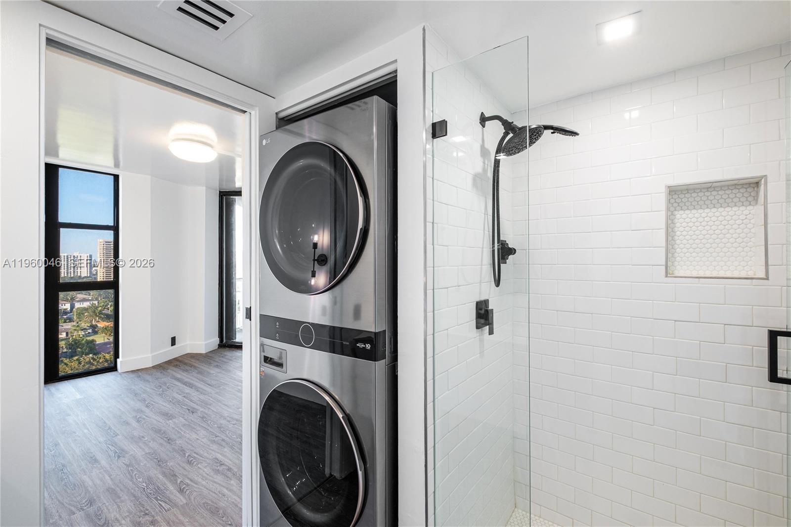 THE TOWERS OF QUAYSIDE CO - Residential