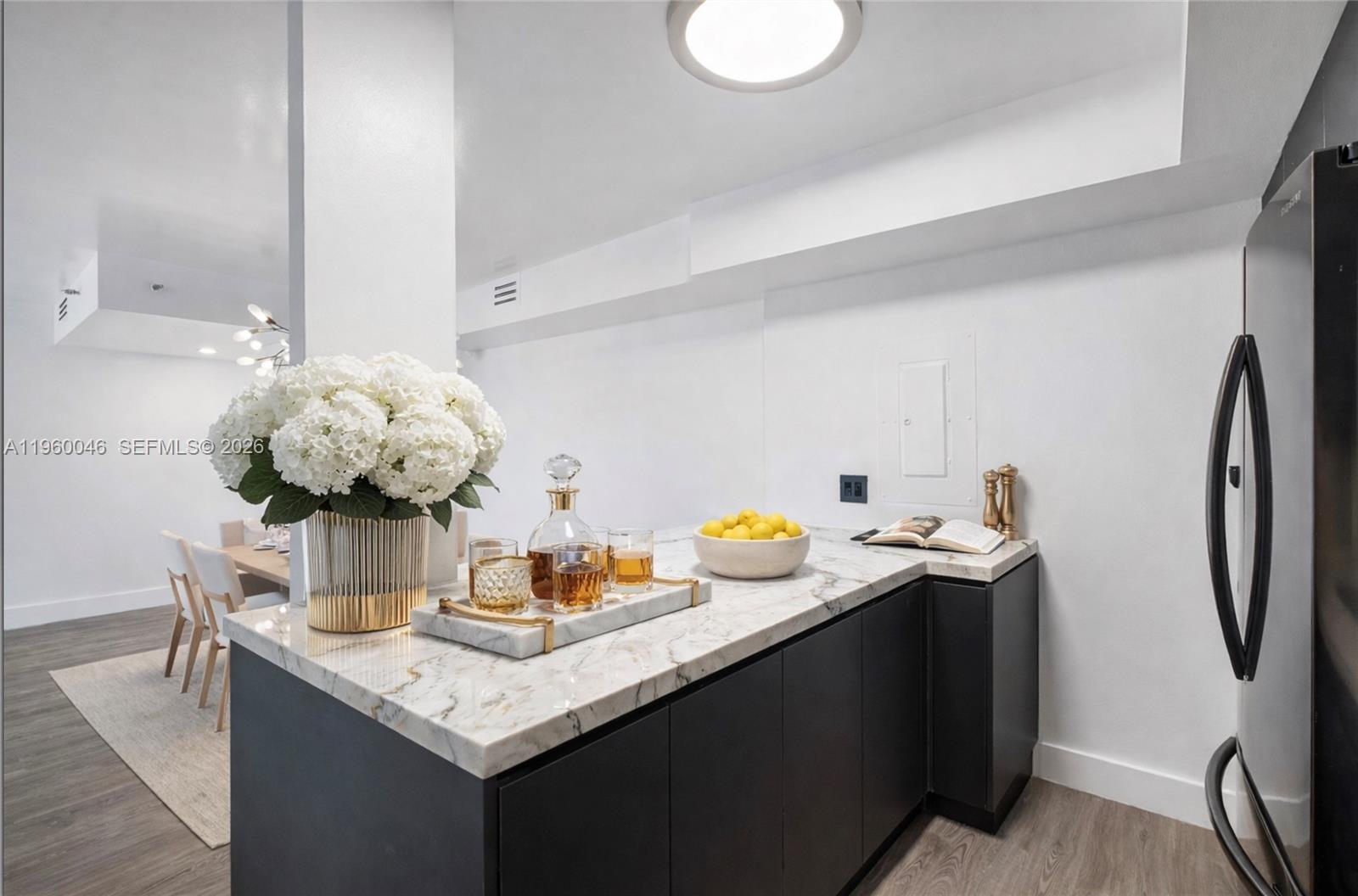 THE TOWERS OF QUAYSIDE CO - Residential