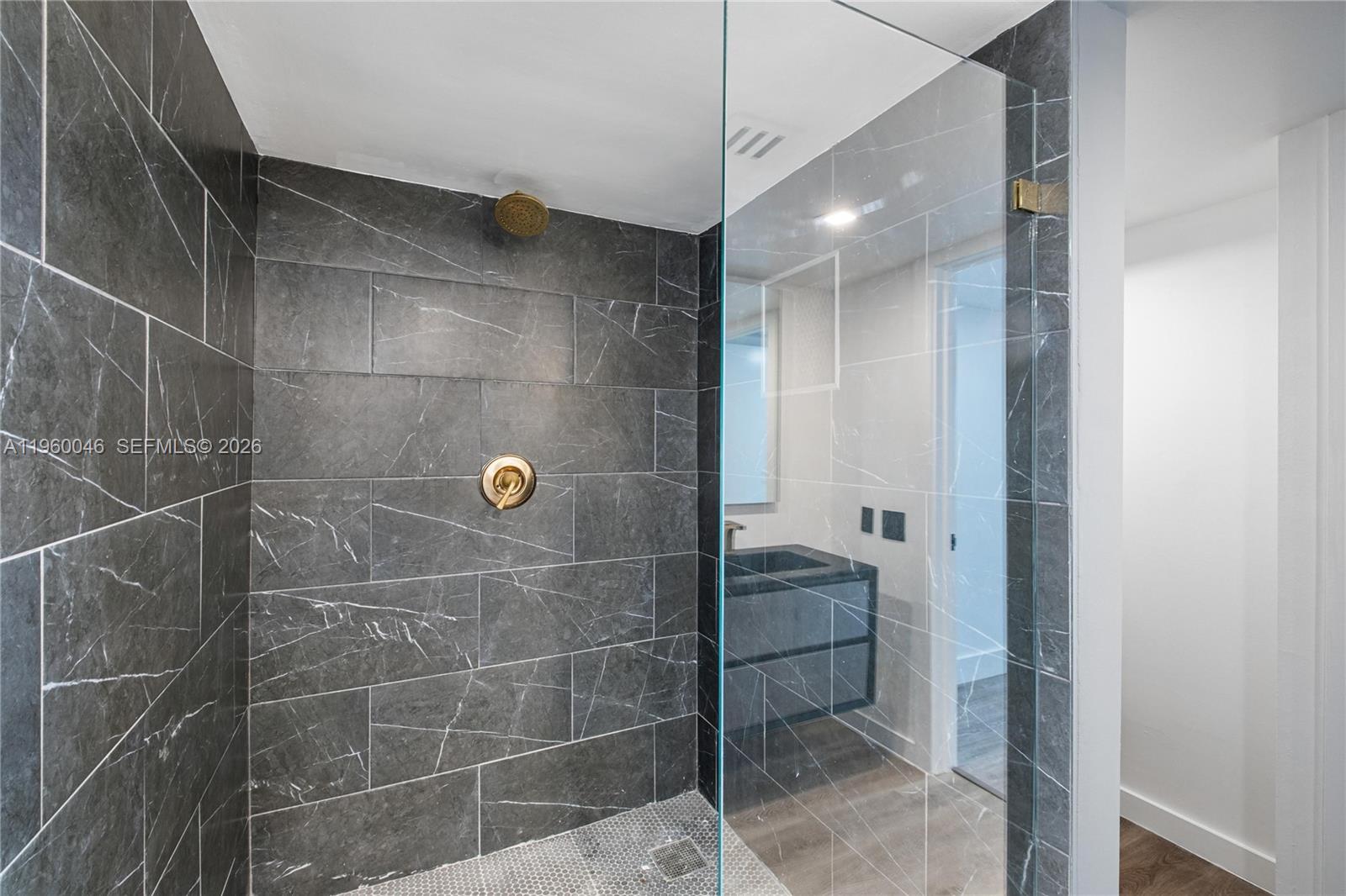 THE TOWERS OF QUAYSIDE CO - Residential