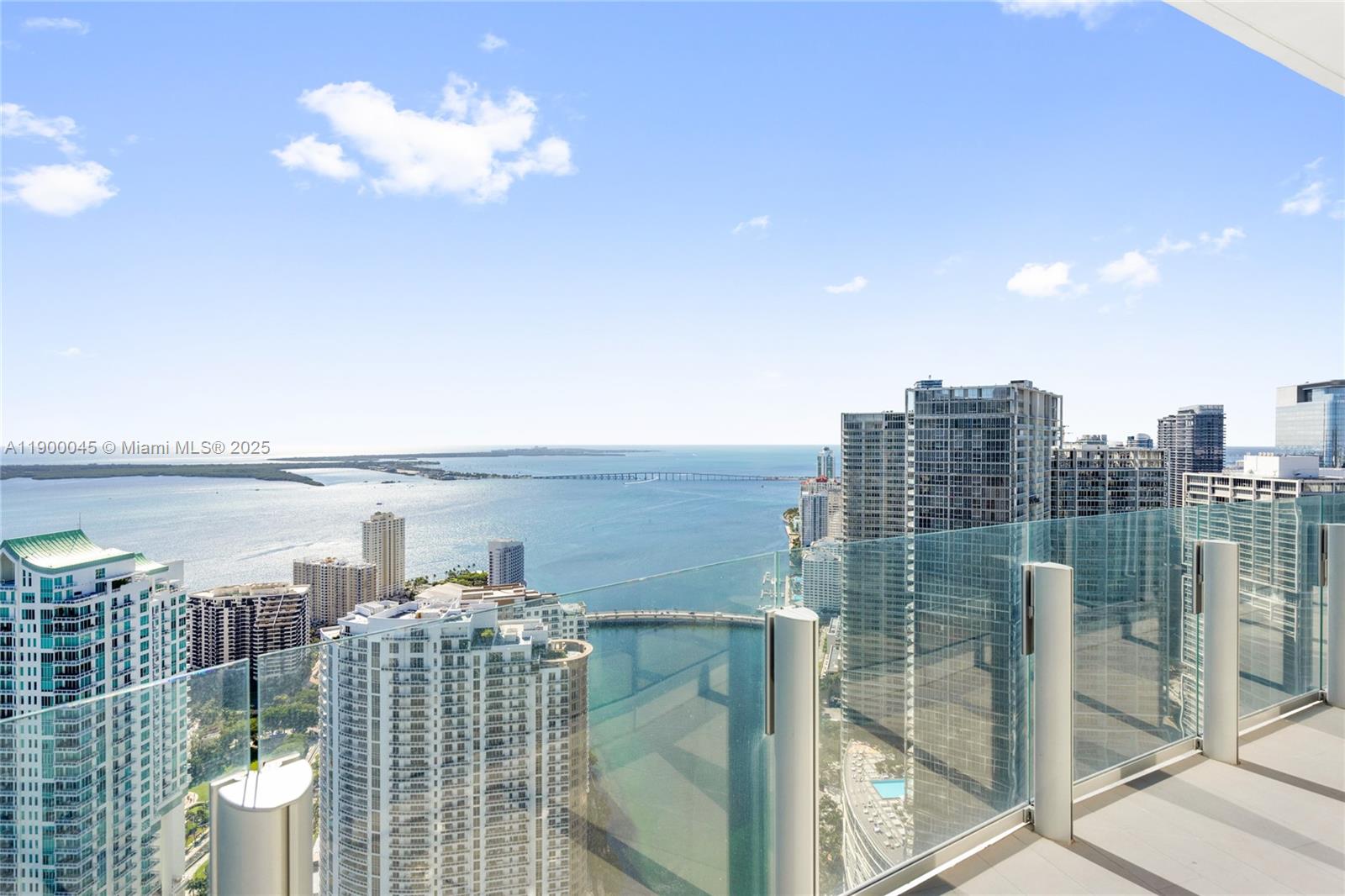 300 BISCAYNE BLVD WAY COND - Residential