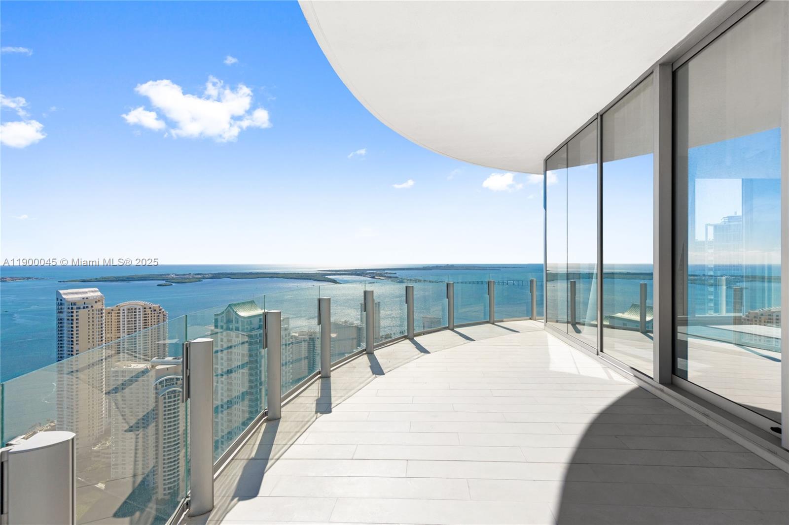 300 BISCAYNE BLVD WAY COND - Residential