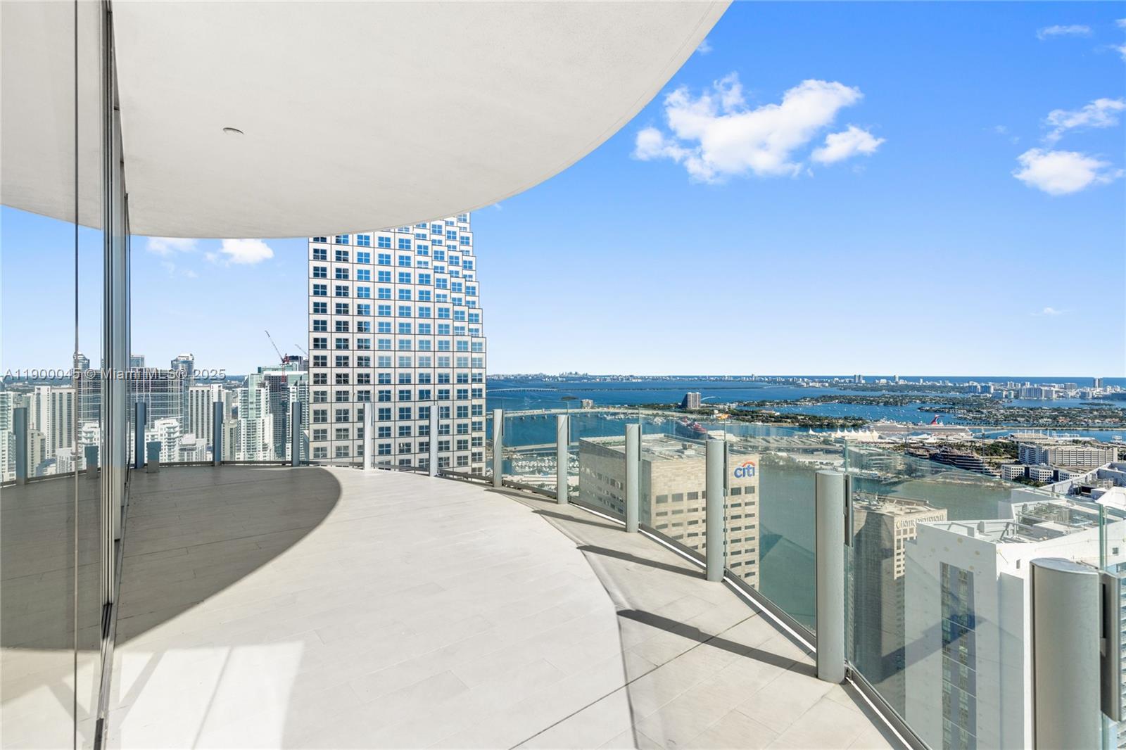 300 BISCAYNE BLVD WAY COND - Residential