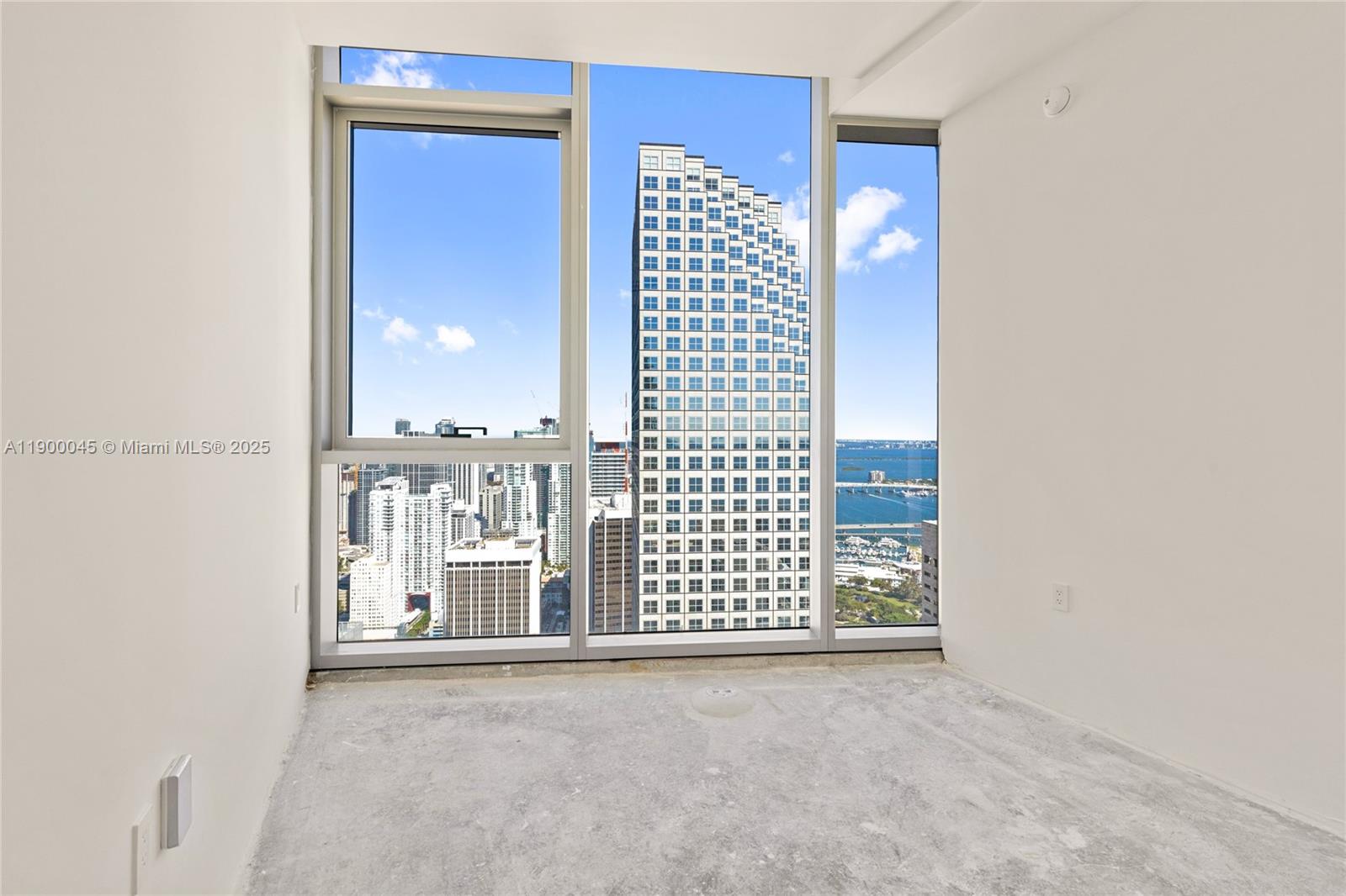 300 BISCAYNE BLVD WAY COND - Residential