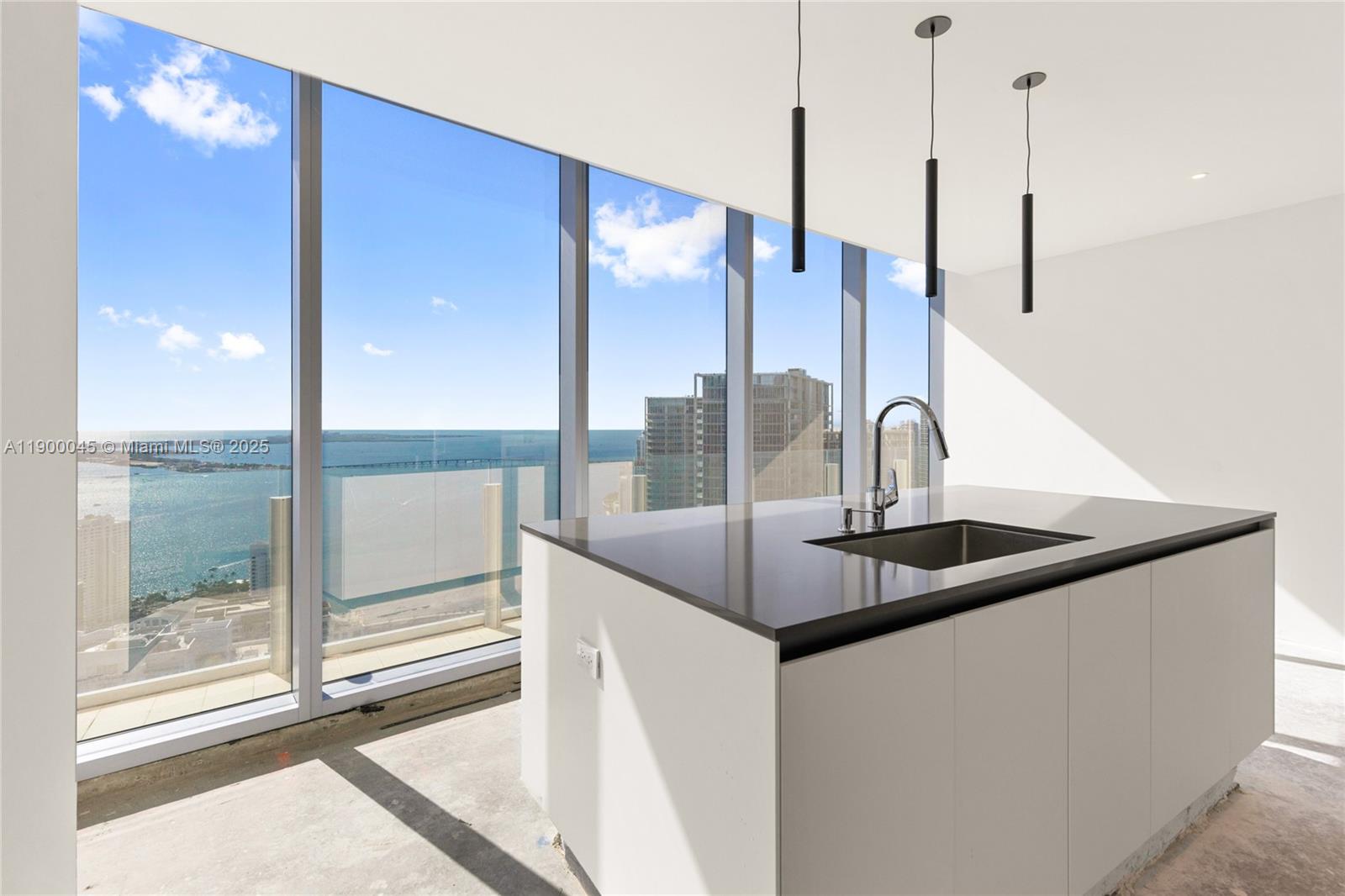 300 BISCAYNE BLVD WAY COND - Residential