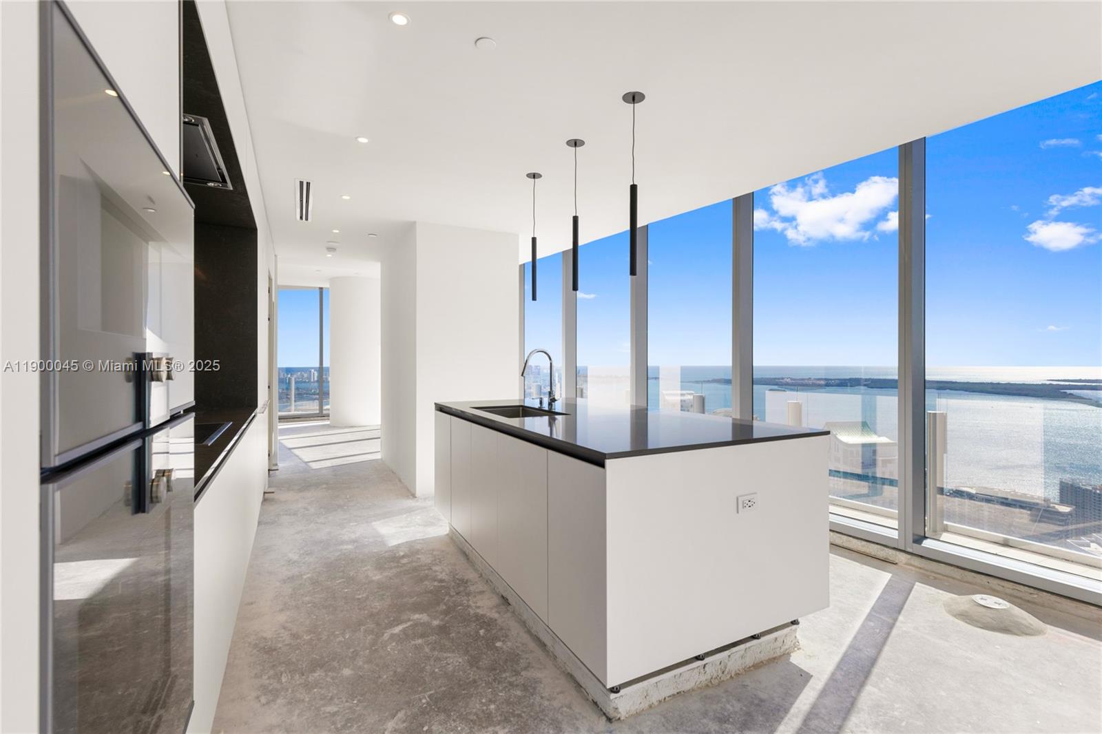 300 BISCAYNE BLVD WAY COND - Residential