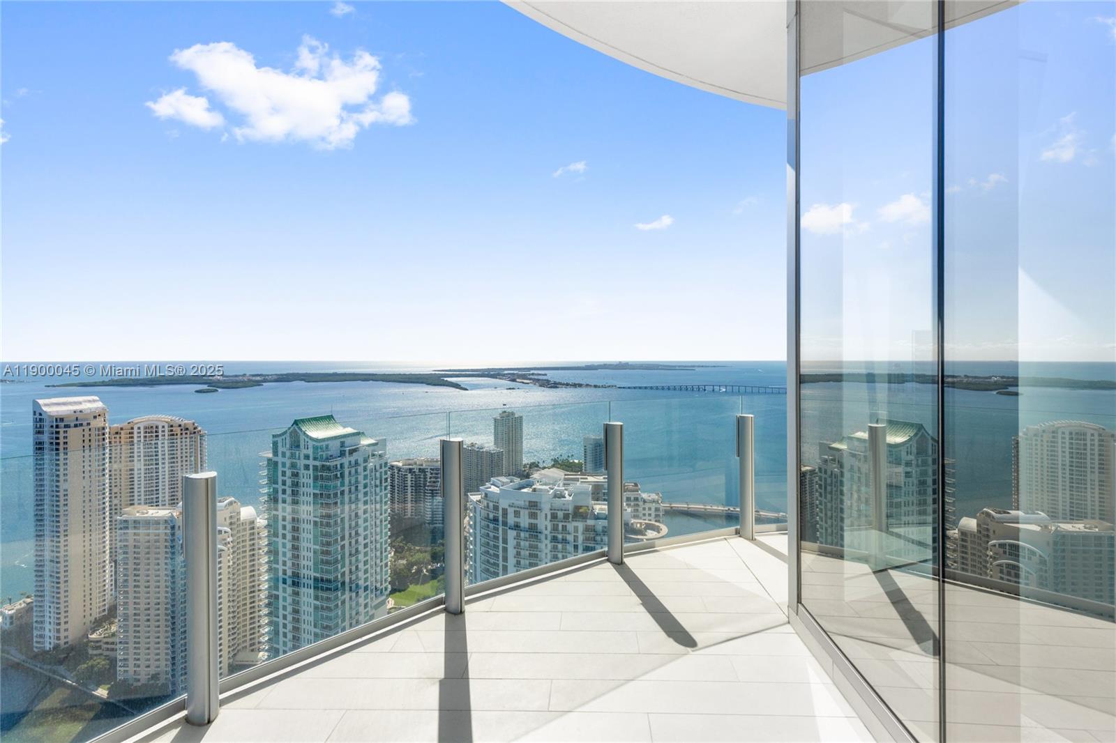 300 BISCAYNE BLVD WAY COND - Residential