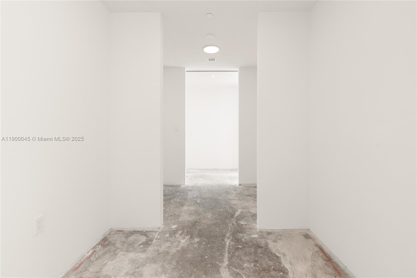 300 BISCAYNE BLVD WAY COND - Residential