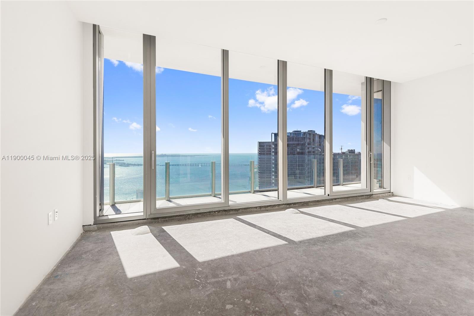 300 BISCAYNE BLVD WAY COND - Residential