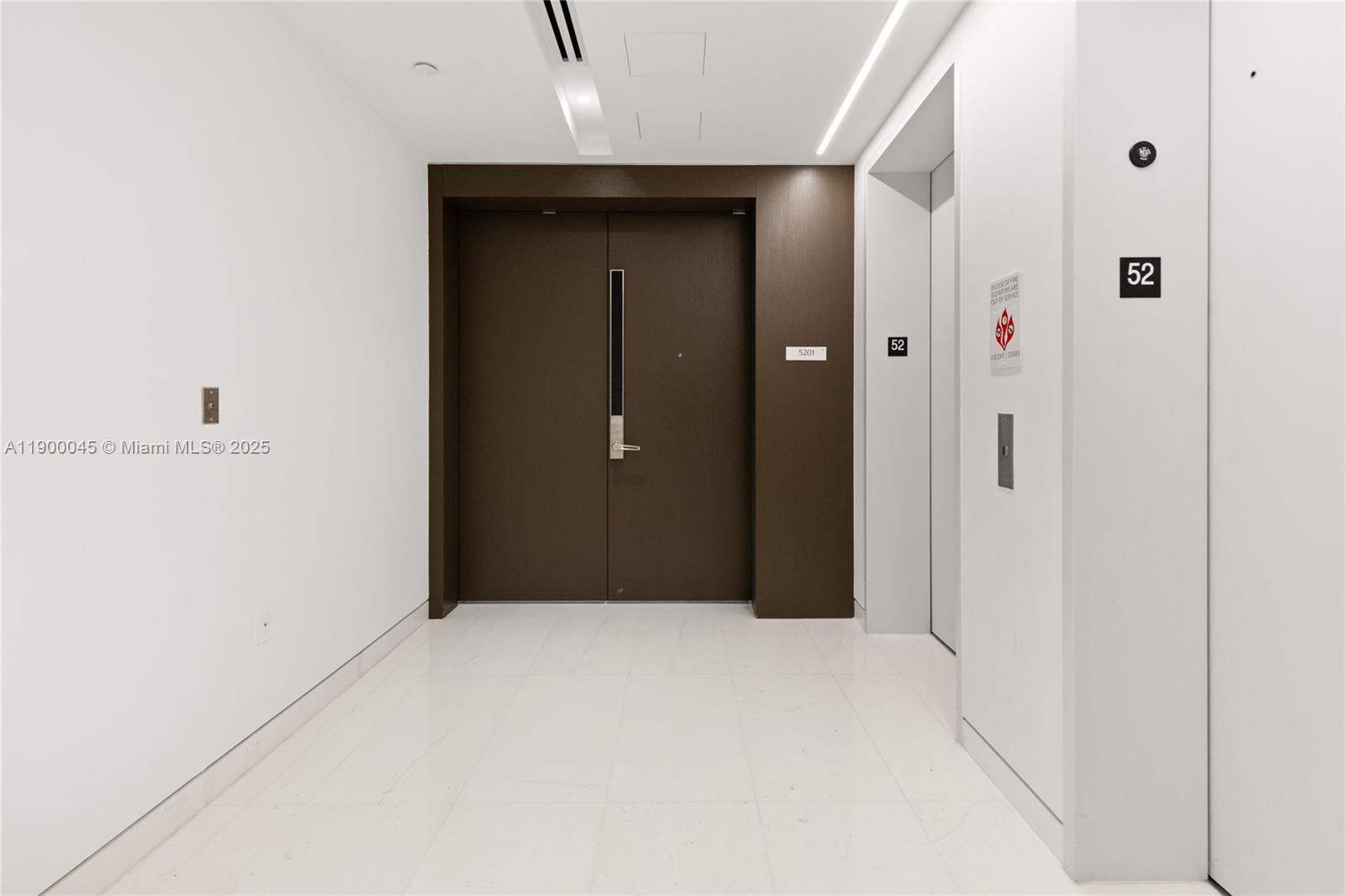 300 BISCAYNE BLVD WAY COND - Residential