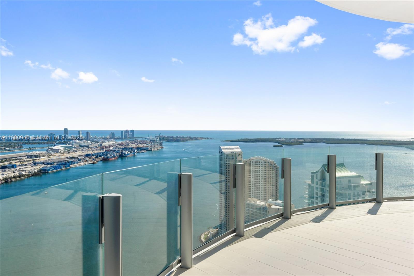 300 BISCAYNE BLVD WAY COND - Residential