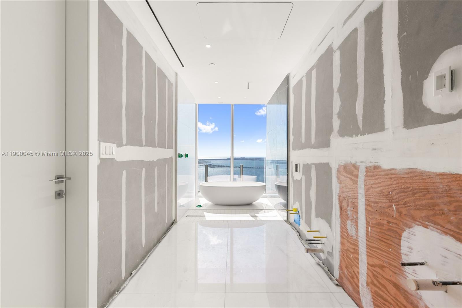 300 BISCAYNE BLVD WAY COND - Residential