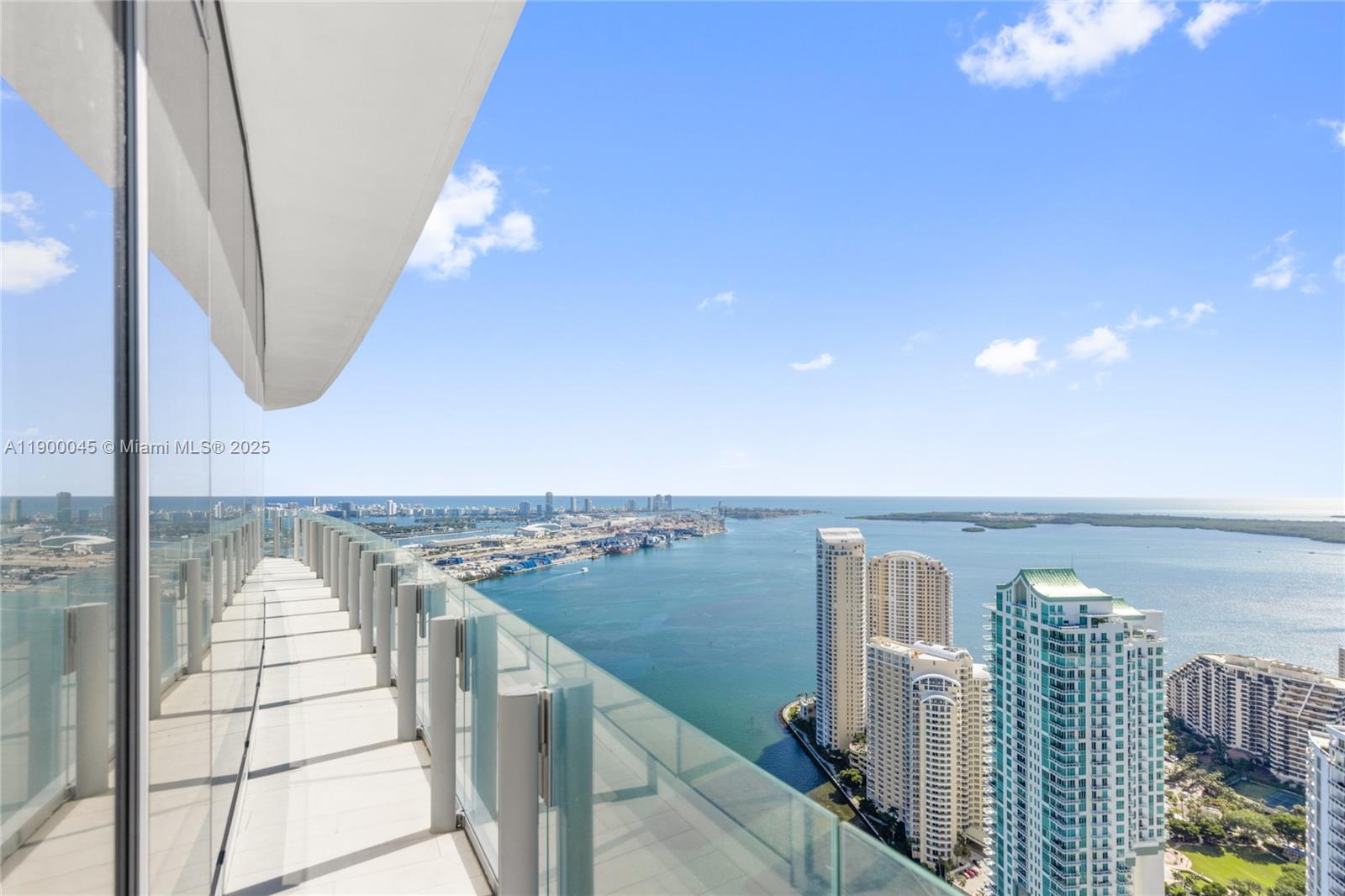 300 BISCAYNE BLVD WAY COND - Residential