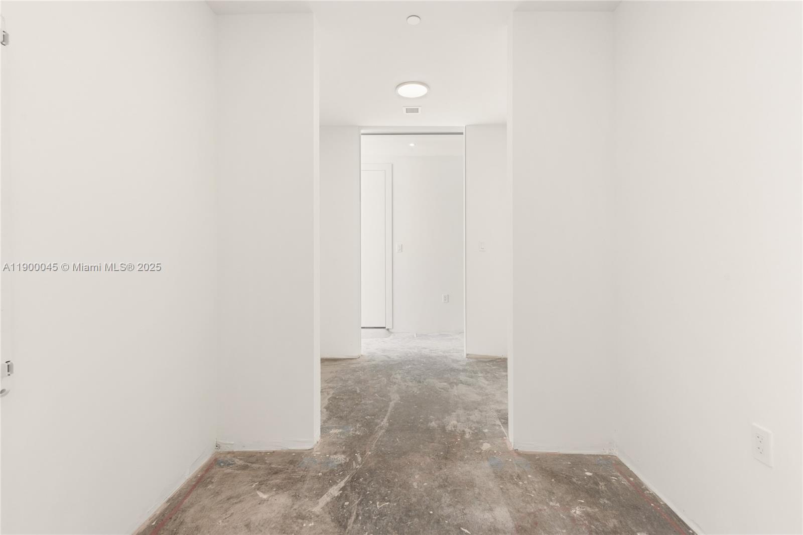 300 BISCAYNE BLVD WAY COND - Residential