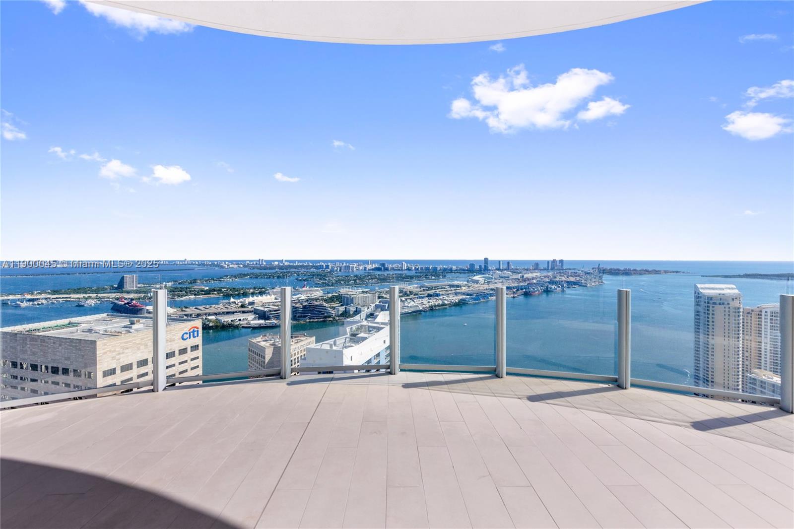 300 BISCAYNE BLVD WAY COND - Residential