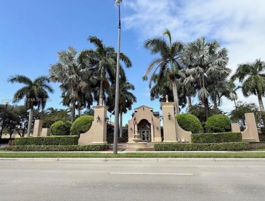 VILLAS AT CARMEL CONDO NO - Residential