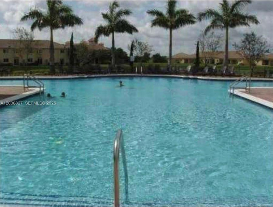 VILLAS AT CARMEL CONDO NO - Residential