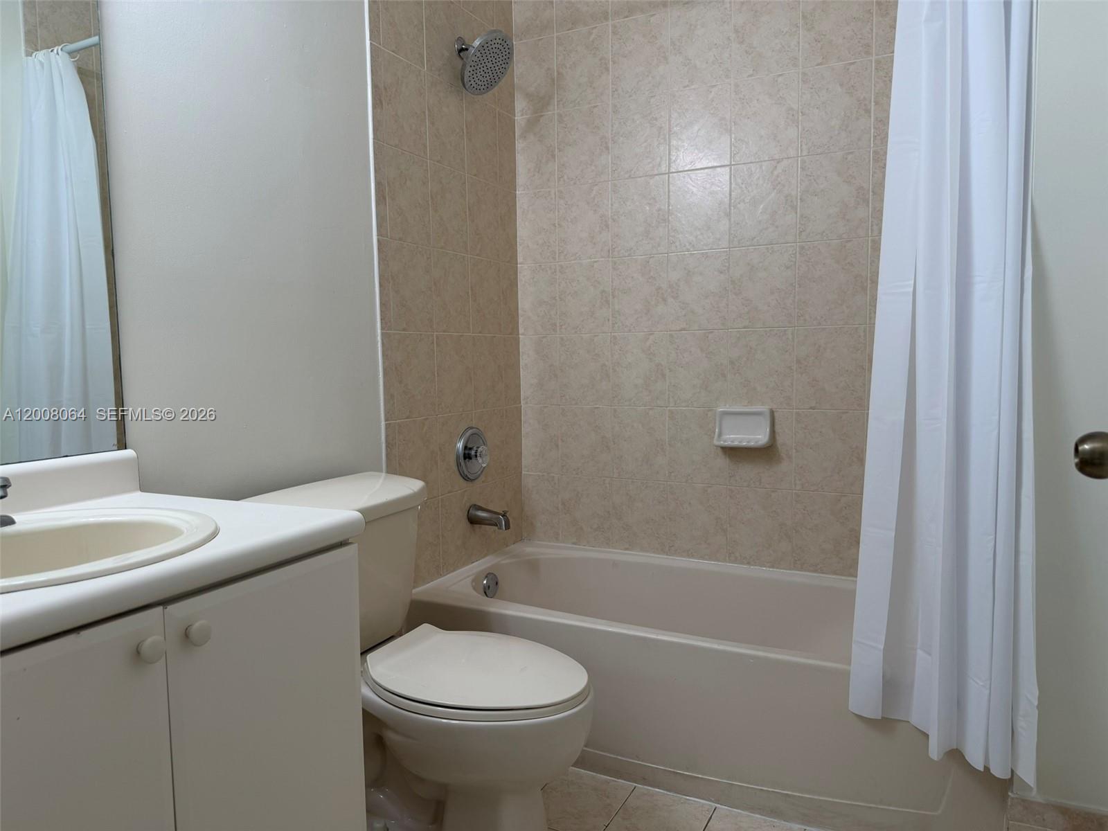 SHOMA VILLAS I AT COUNTRY - Residential