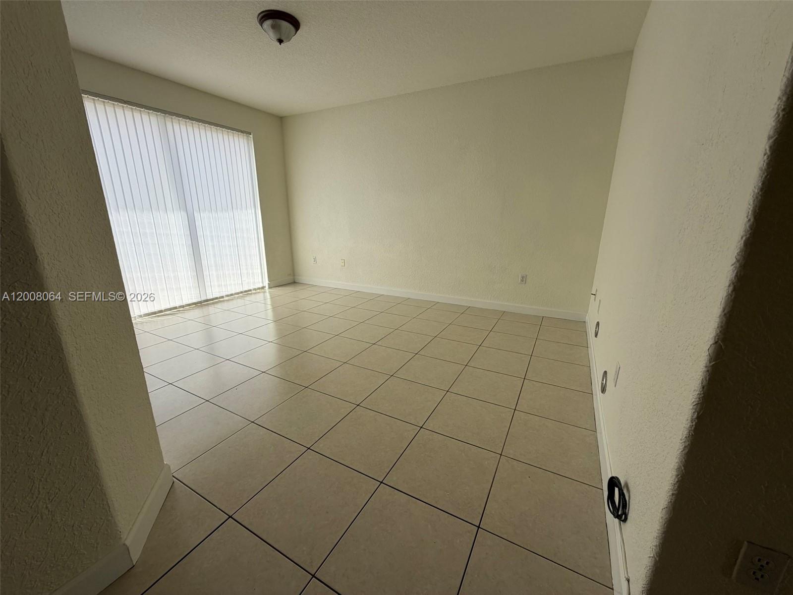 SHOMA VILLAS I AT COUNTRY - Residential