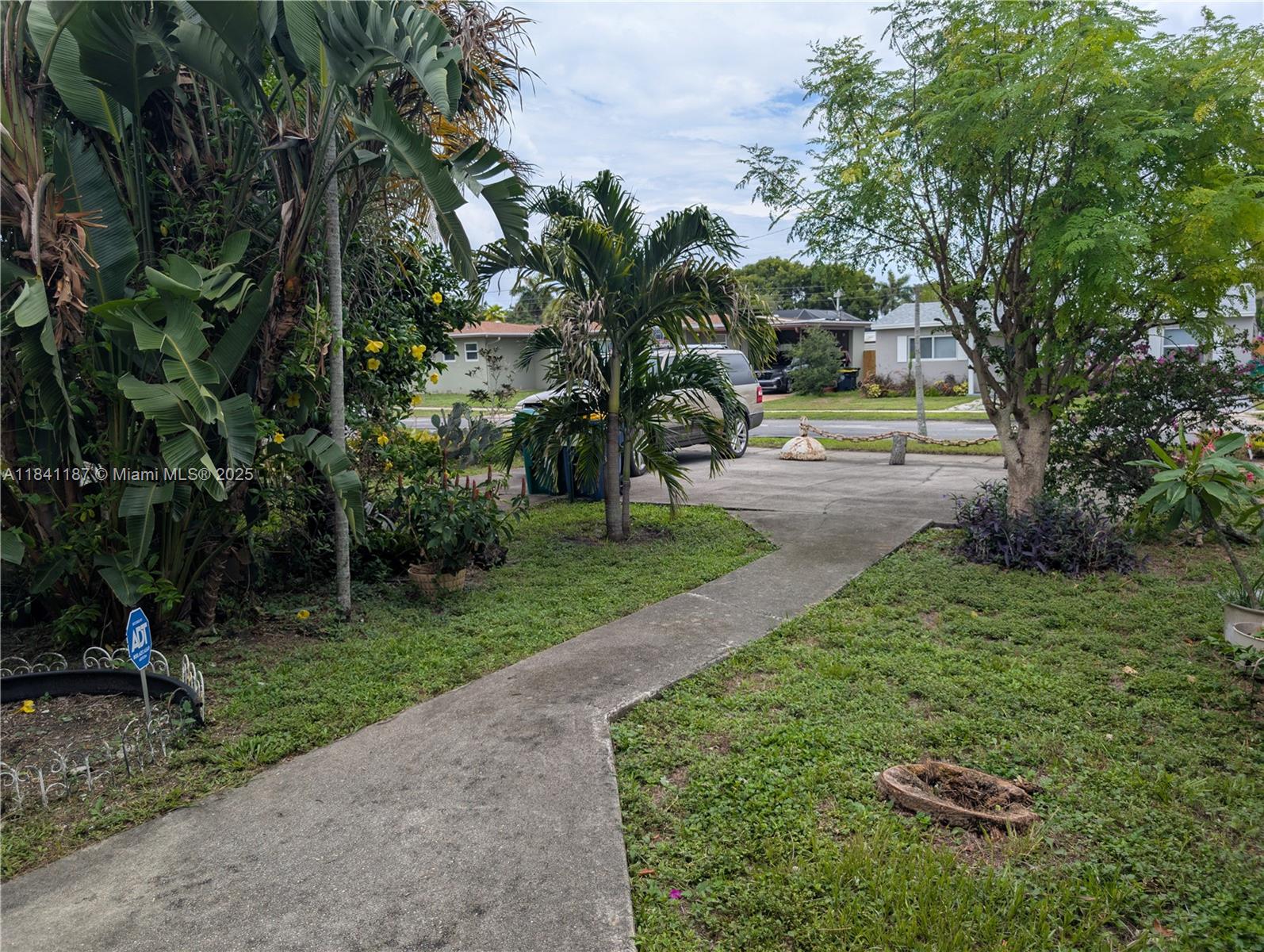 274 SW 9th St 2