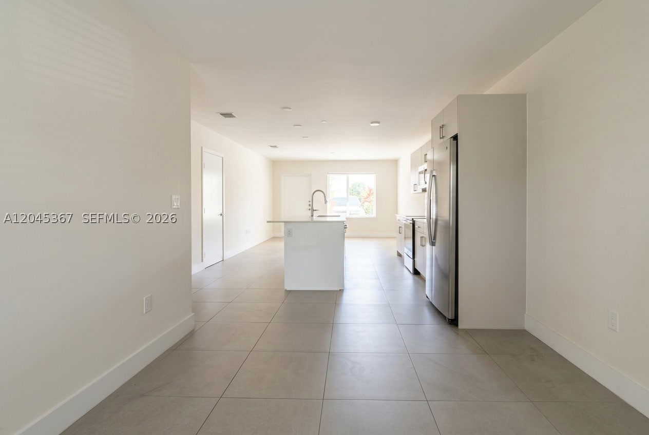 2535 NE 193rd St 3104