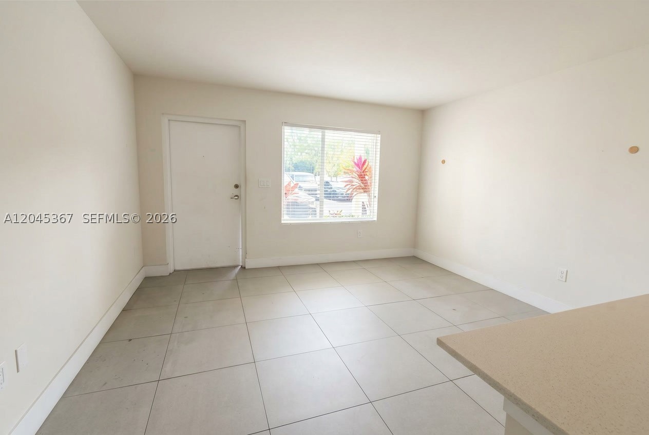2535 NE 193rd St 3104