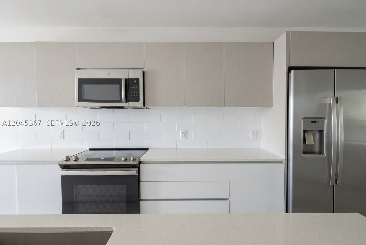 2535 NE 193rd St 3104