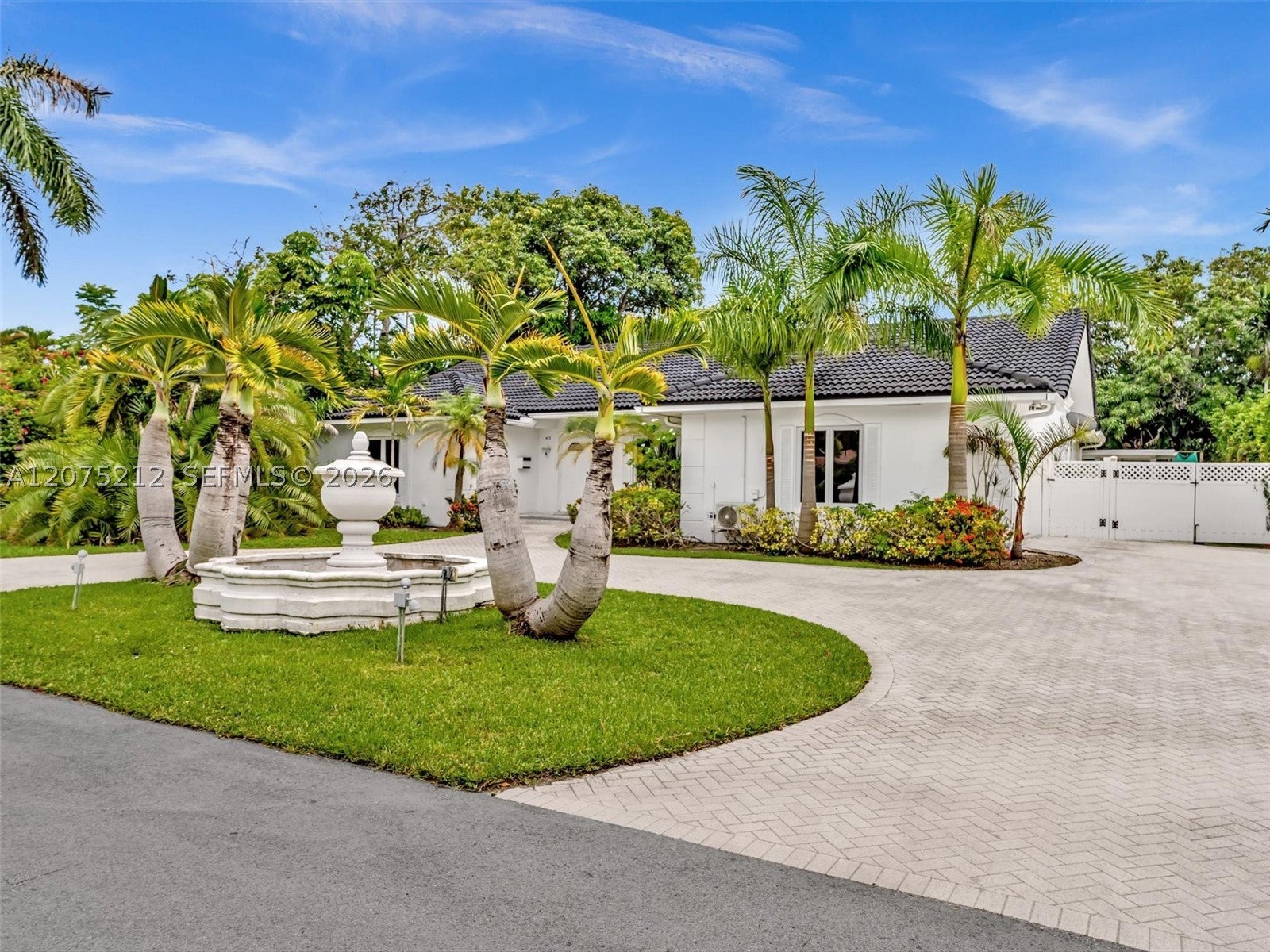 413 Tamarind Dr