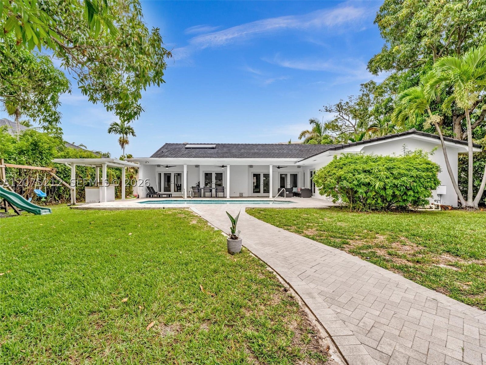 413 Tamarind Dr