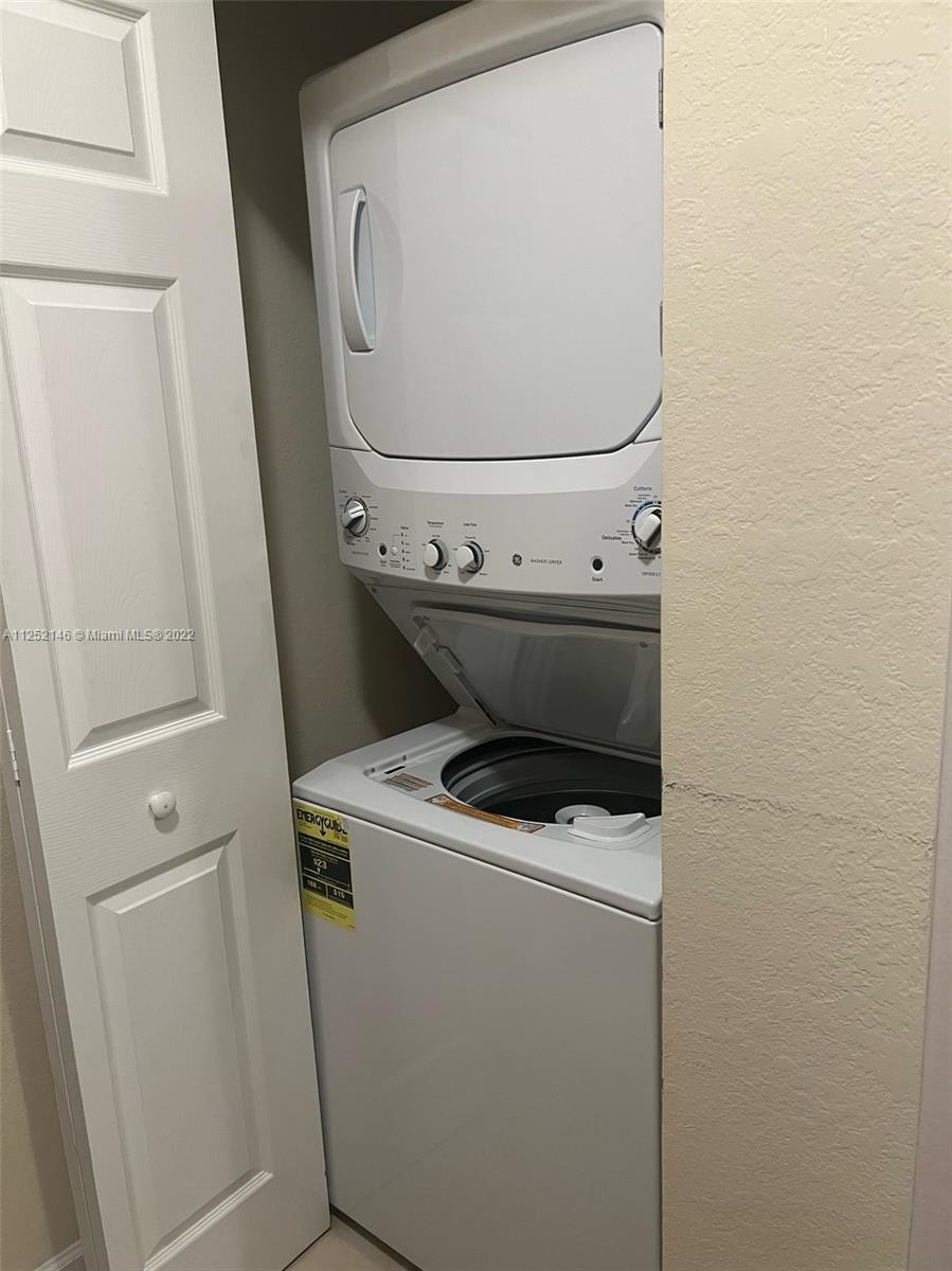 KENDALL COMMONS - Residential Lease