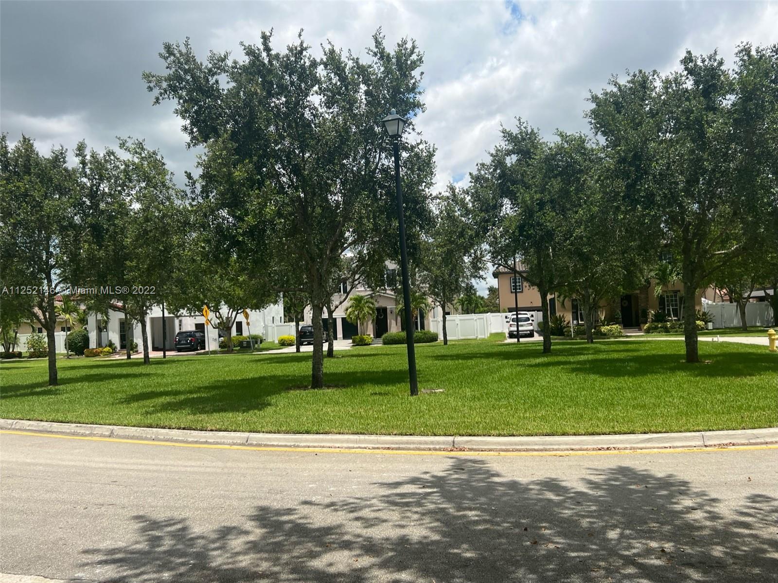 KENDALL COMMONS - Residential Lease