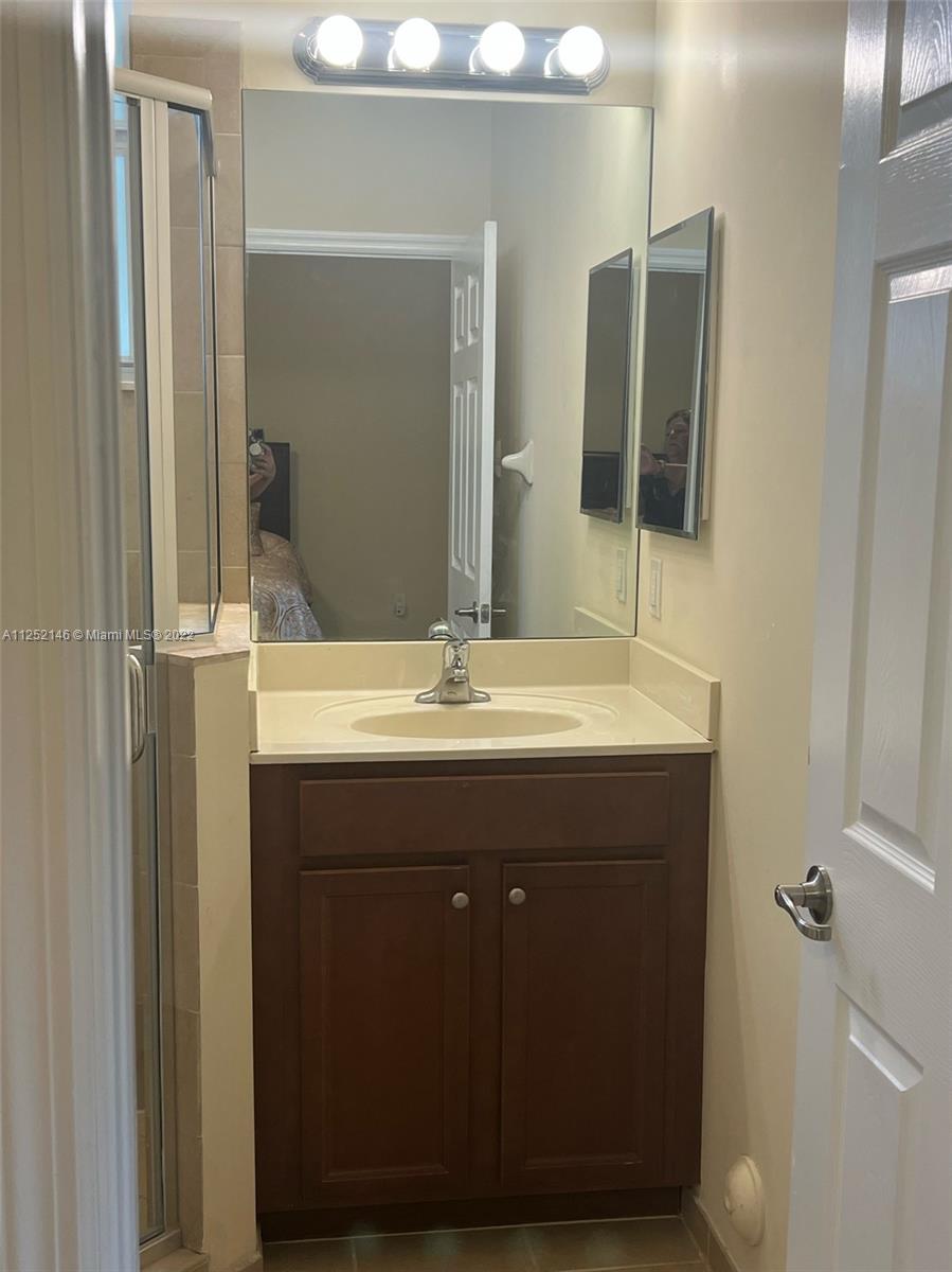 KENDALL COMMONS - Residential Lease