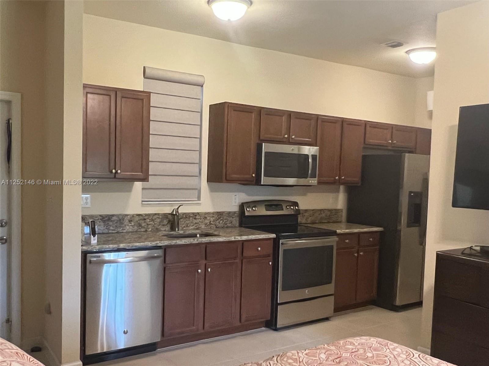 KENDALL COMMONS - Residential Lease
