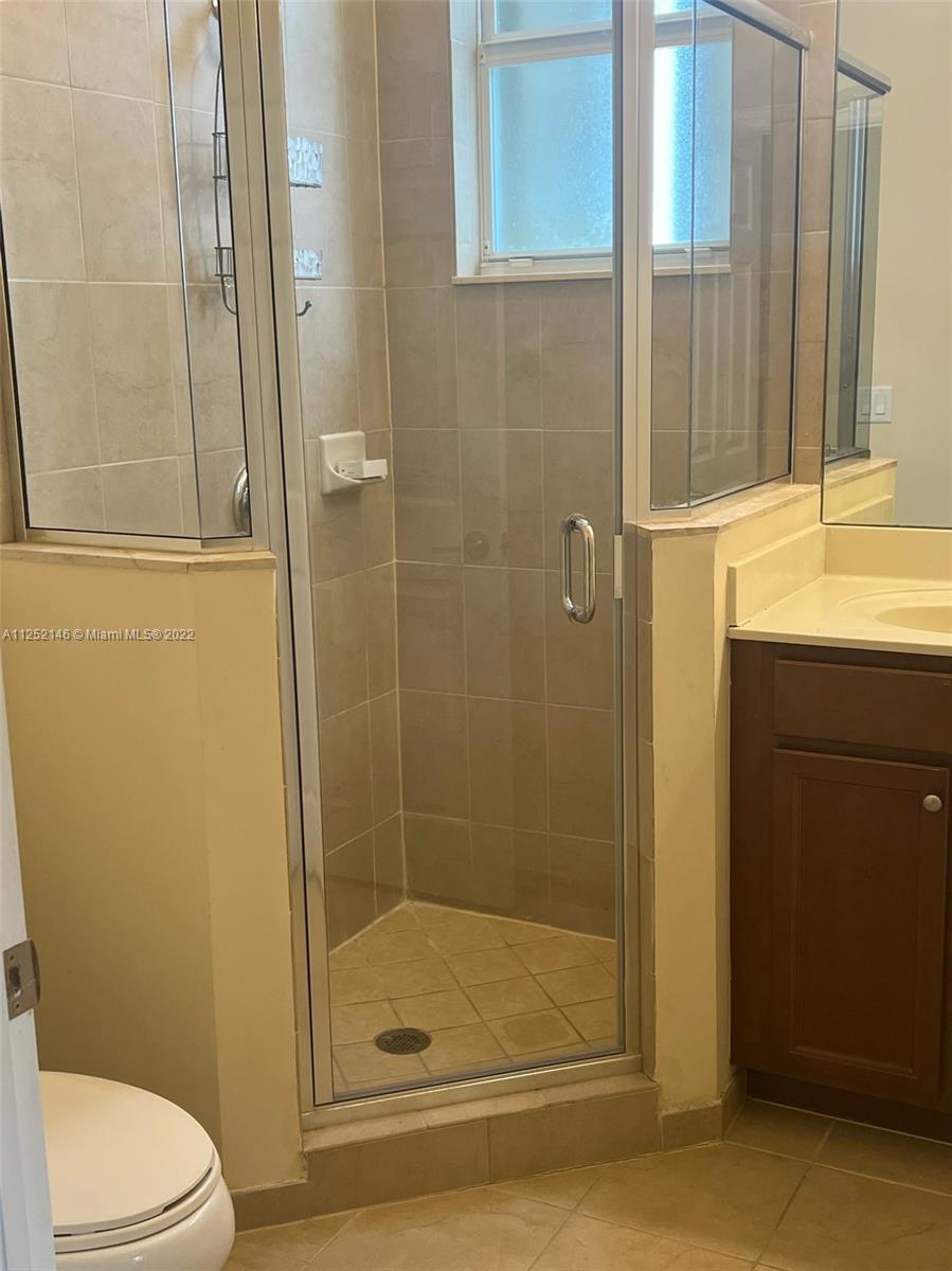 KENDALL COMMONS - Residential Lease
