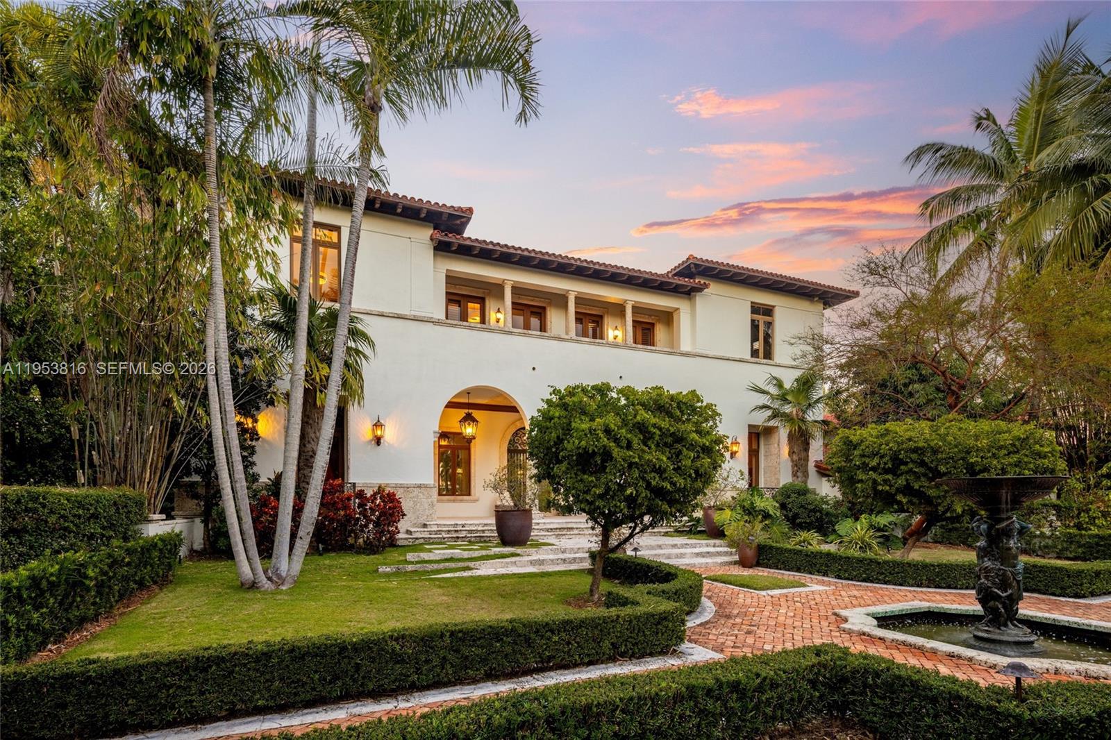 221 Casuarina Concourse