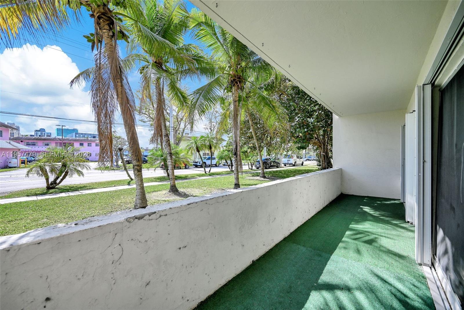 DADELAND CAPRI CONDO - Residential