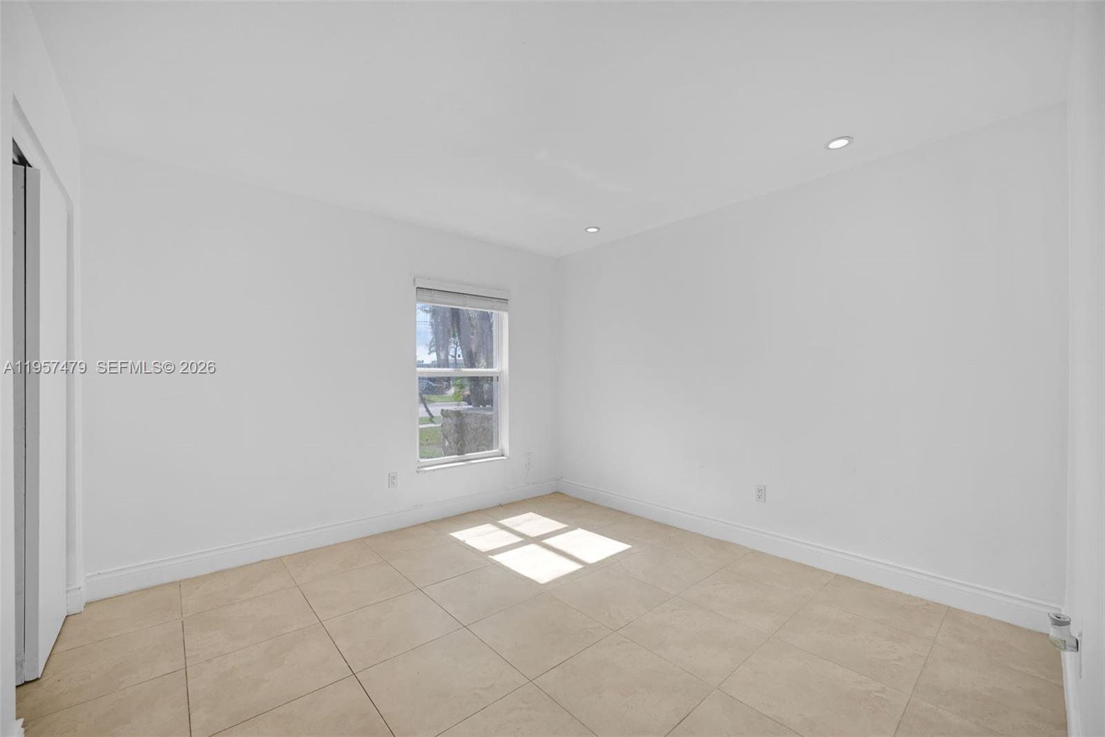 DADELAND CAPRI CONDO - Residential