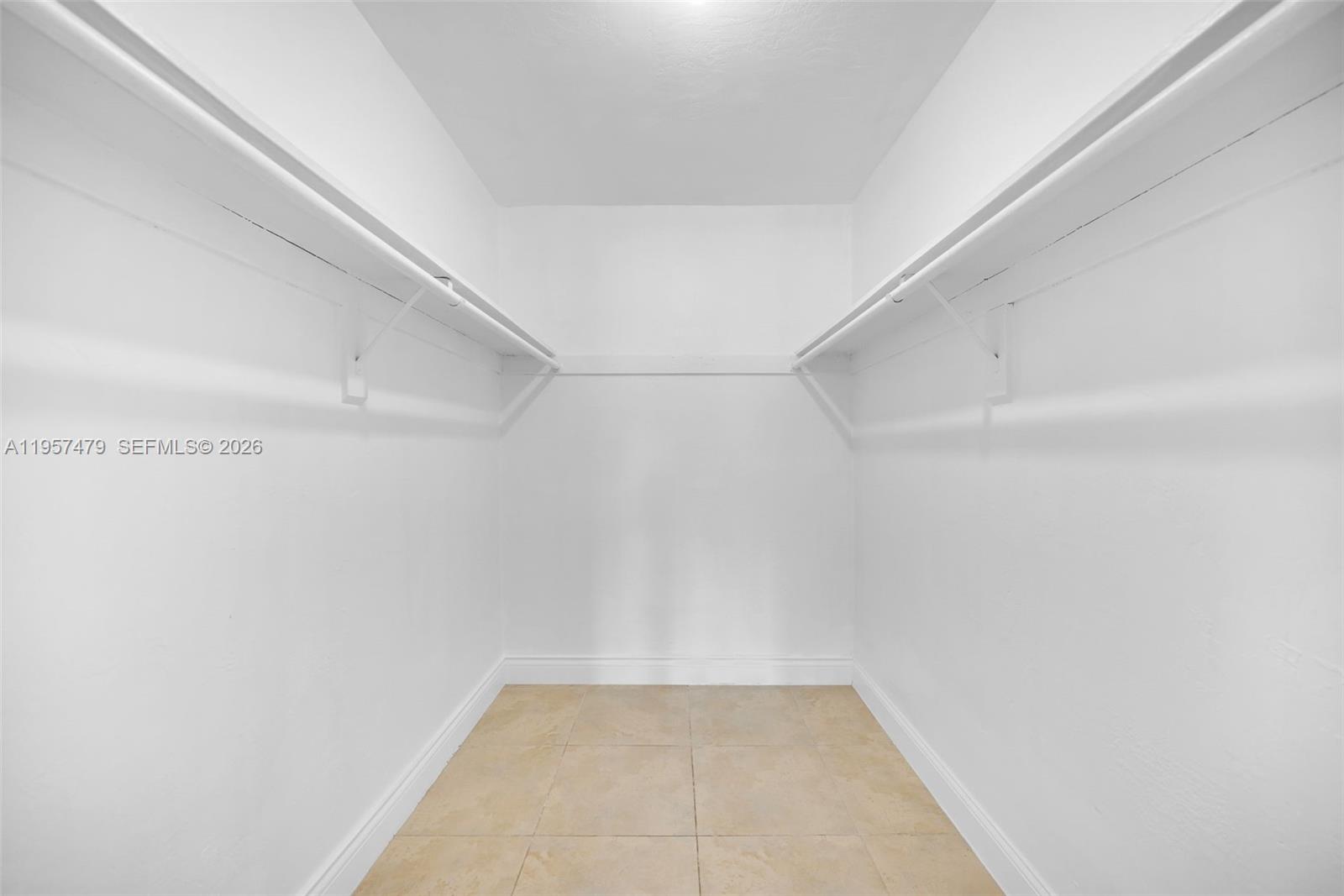 DADELAND CAPRI CONDO - Residential