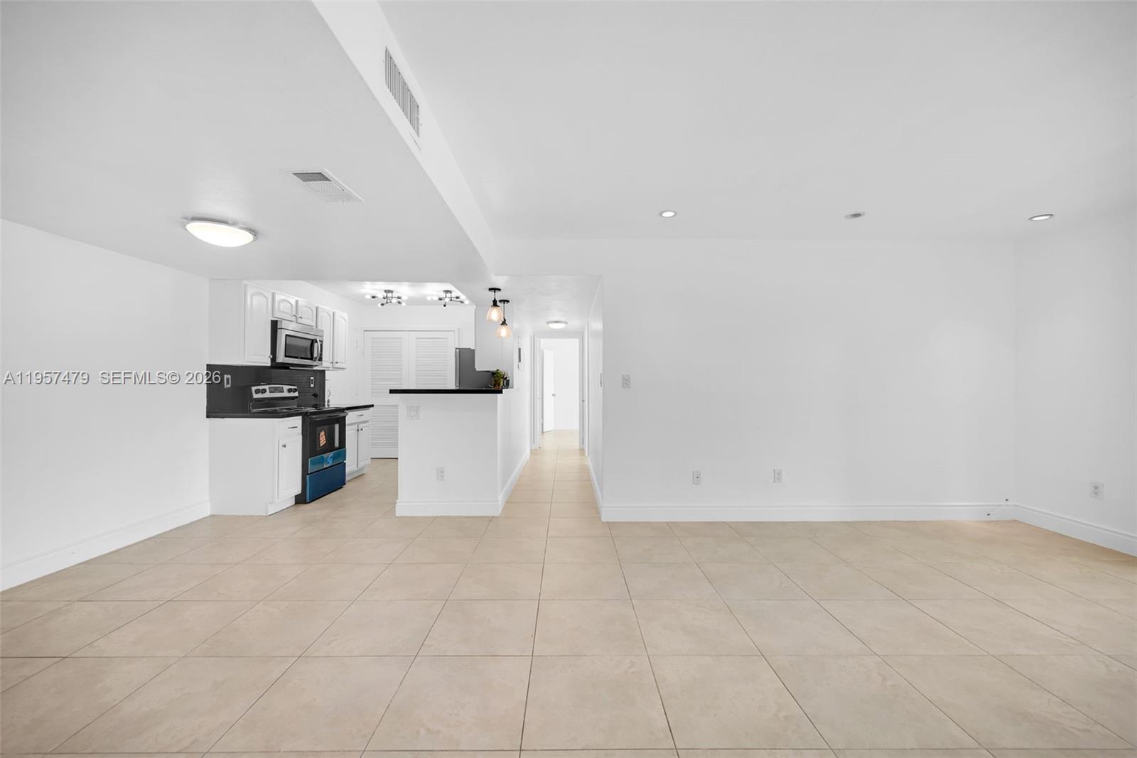 DADELAND CAPRI CONDO - Residential