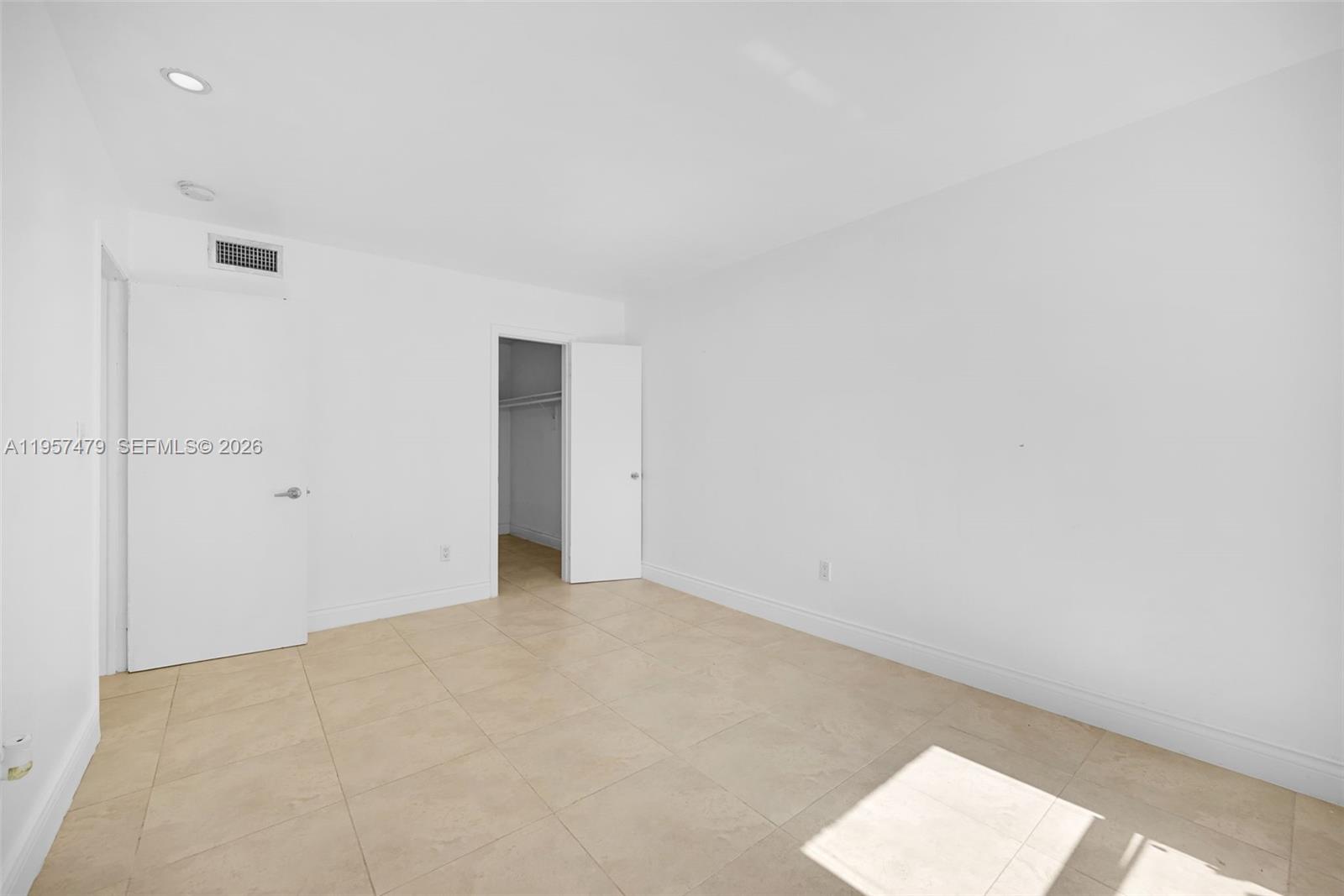 DADELAND CAPRI CONDO - Residential