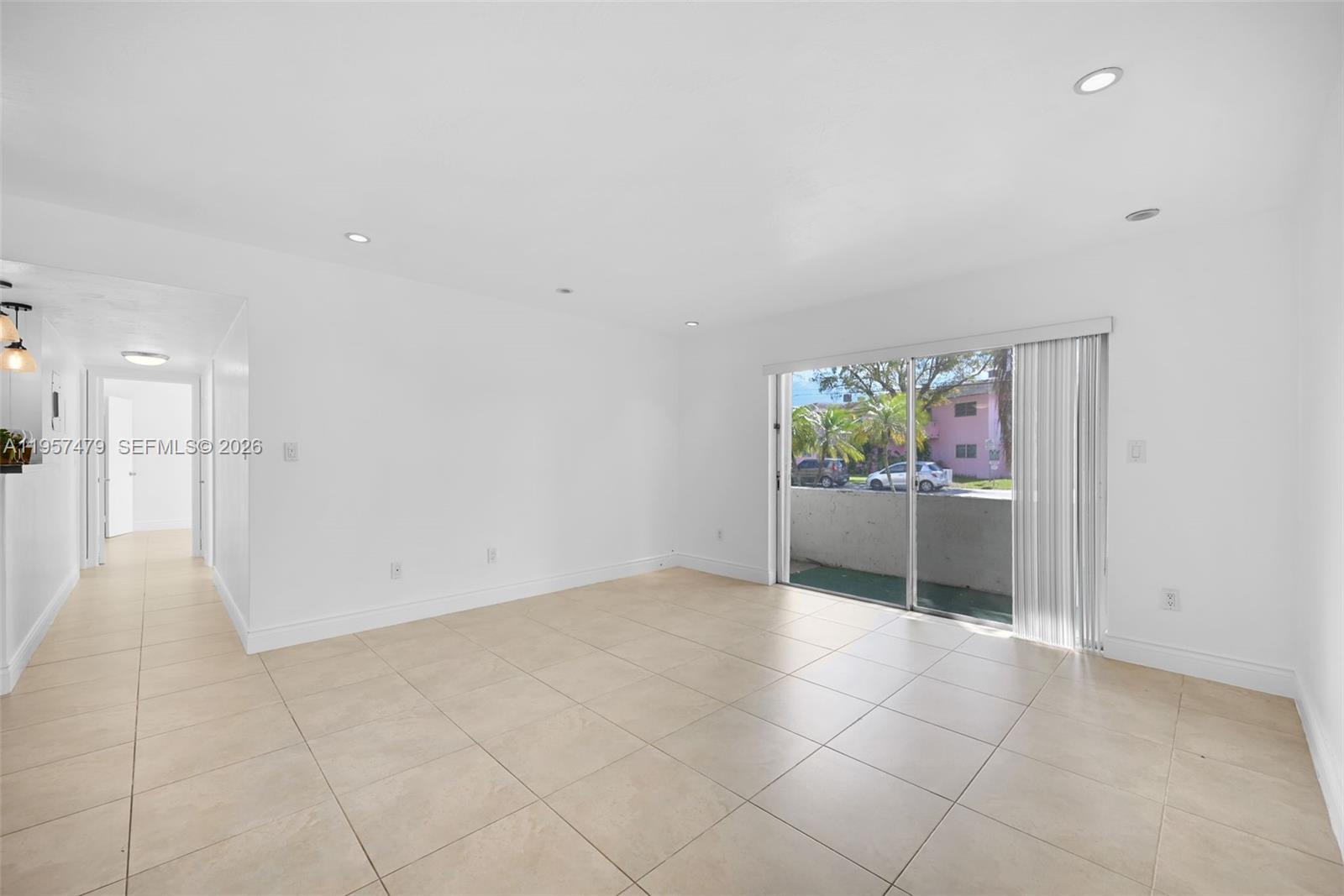 DADELAND CAPRI CONDO - Residential