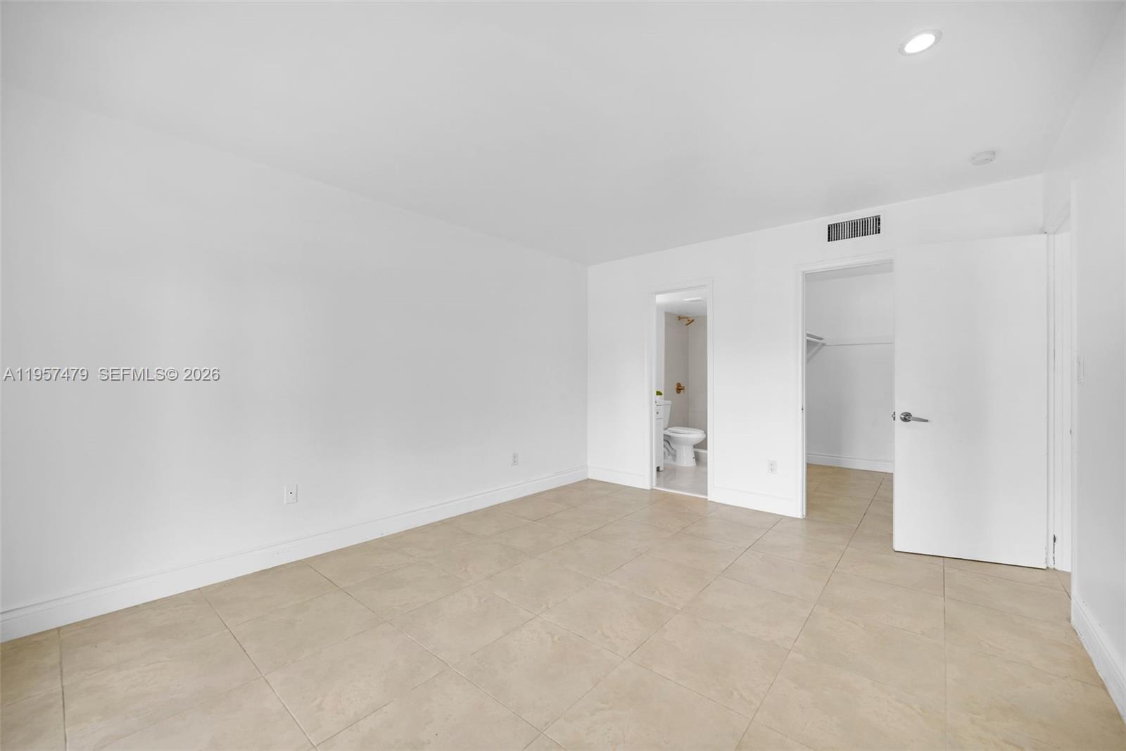 DADELAND CAPRI CONDO - Residential