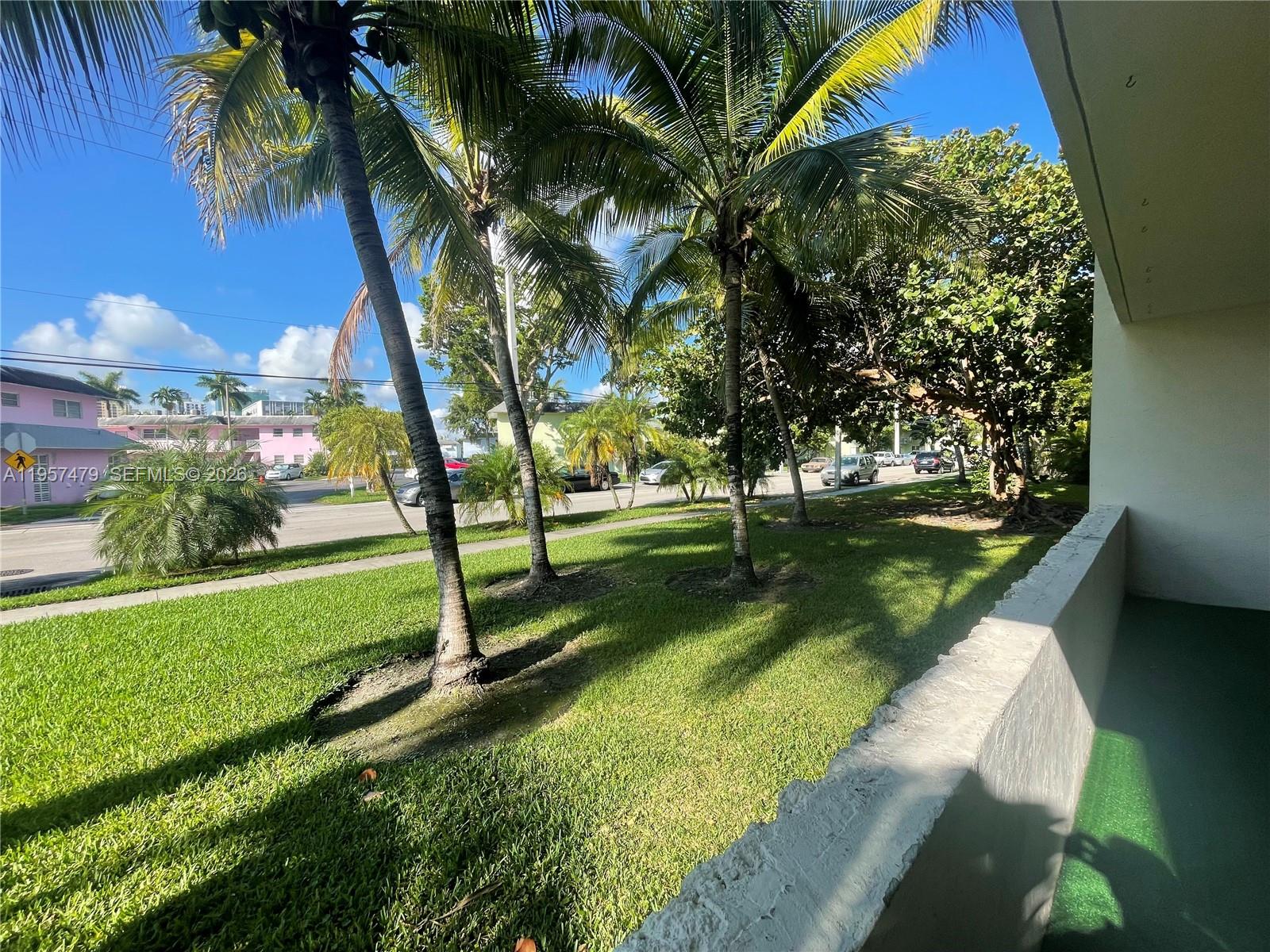 DADELAND CAPRI CONDO - Residential