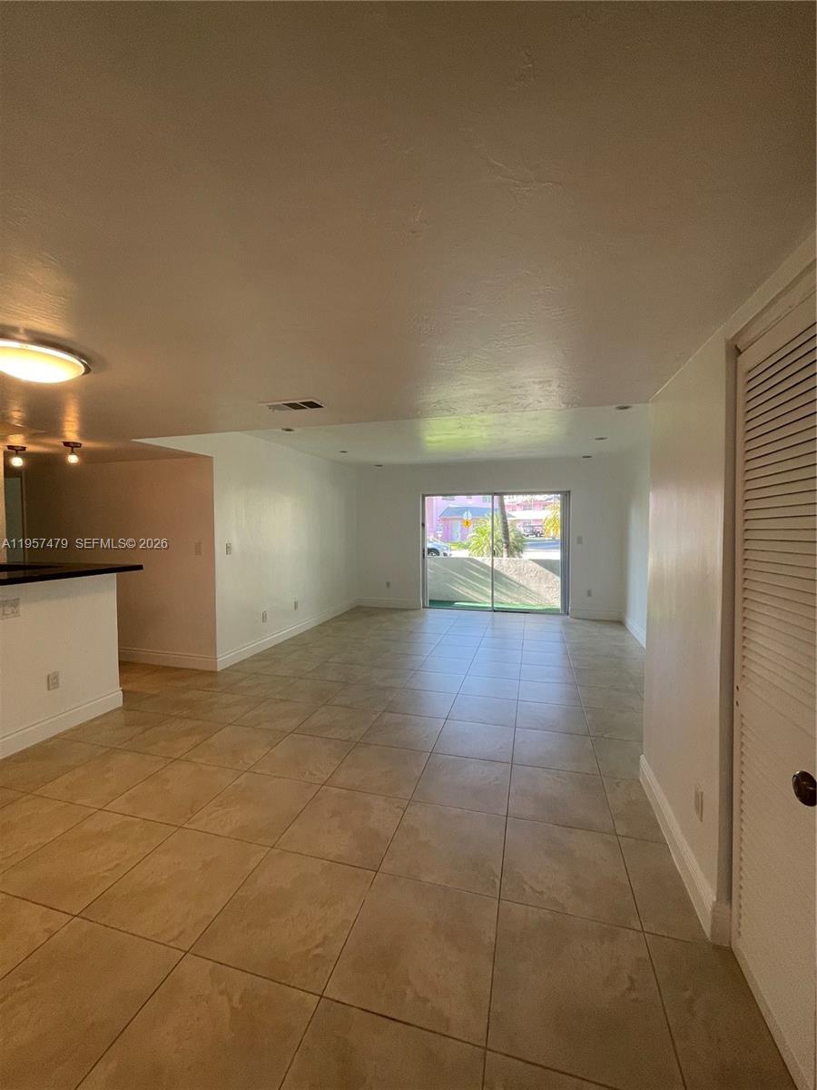 DADELAND CAPRI CONDO - Residential