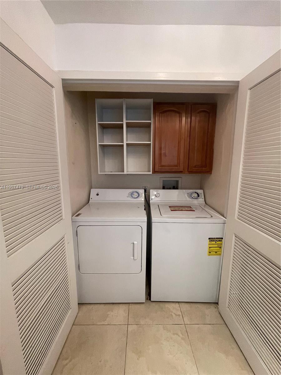 DADELAND CAPRI CONDO - Residential