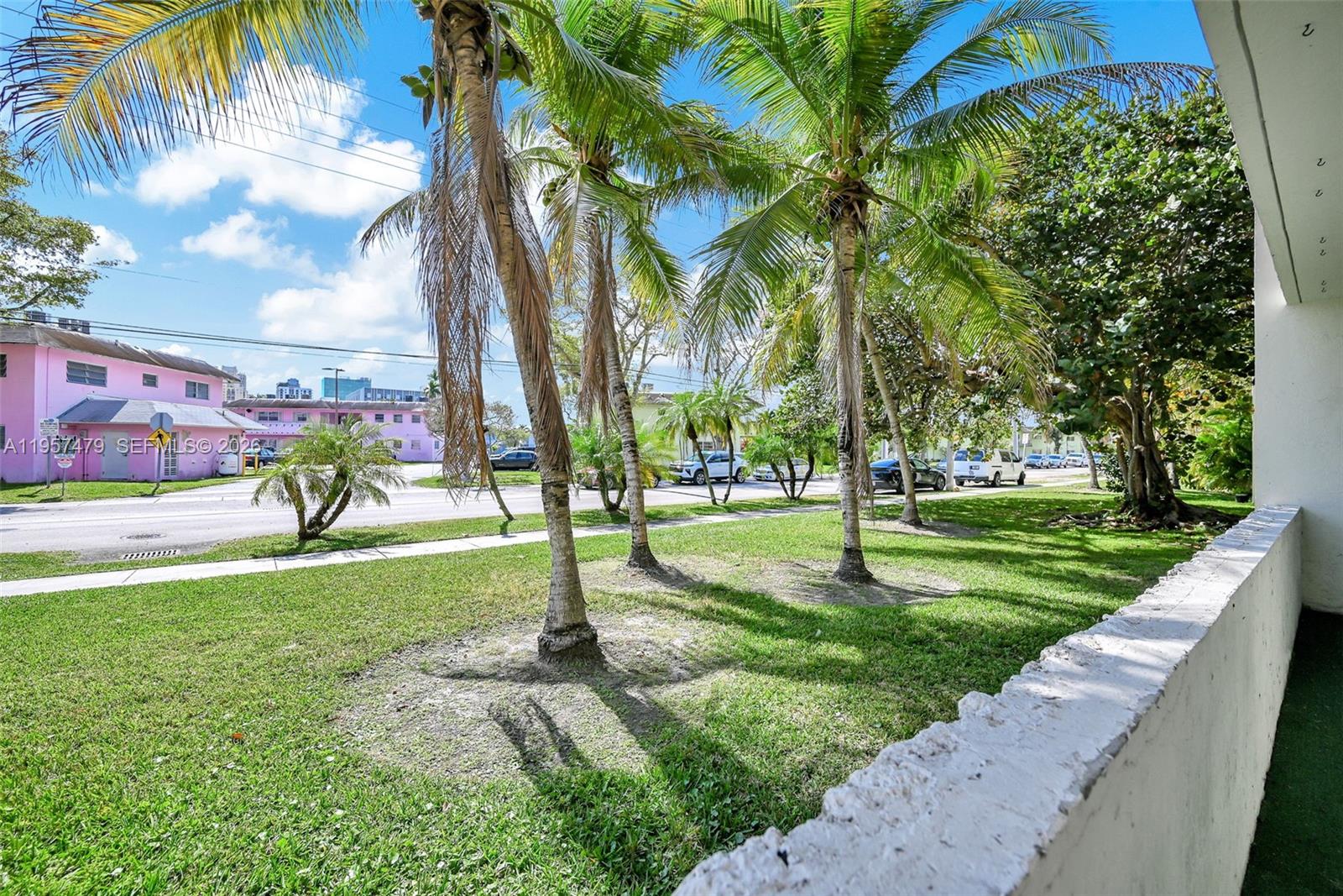 DADELAND CAPRI CONDO - Residential