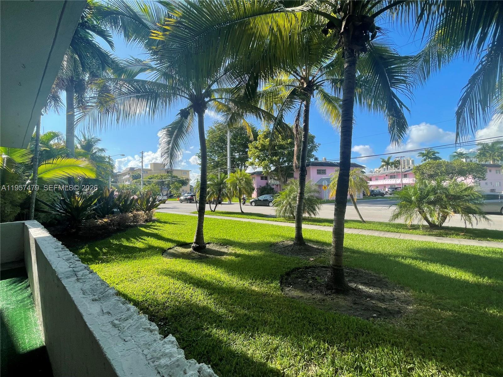 DADELAND CAPRI CONDO - Residential