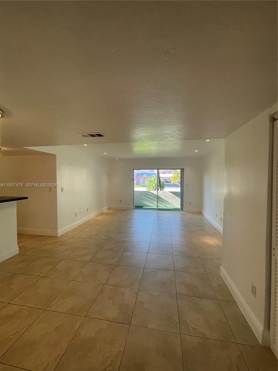 DADELAND CAPRI CONDO - Residential